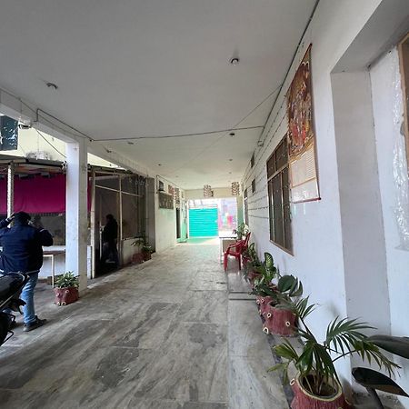 Jhusi Shree Krishna Garden酒店 外观 照片