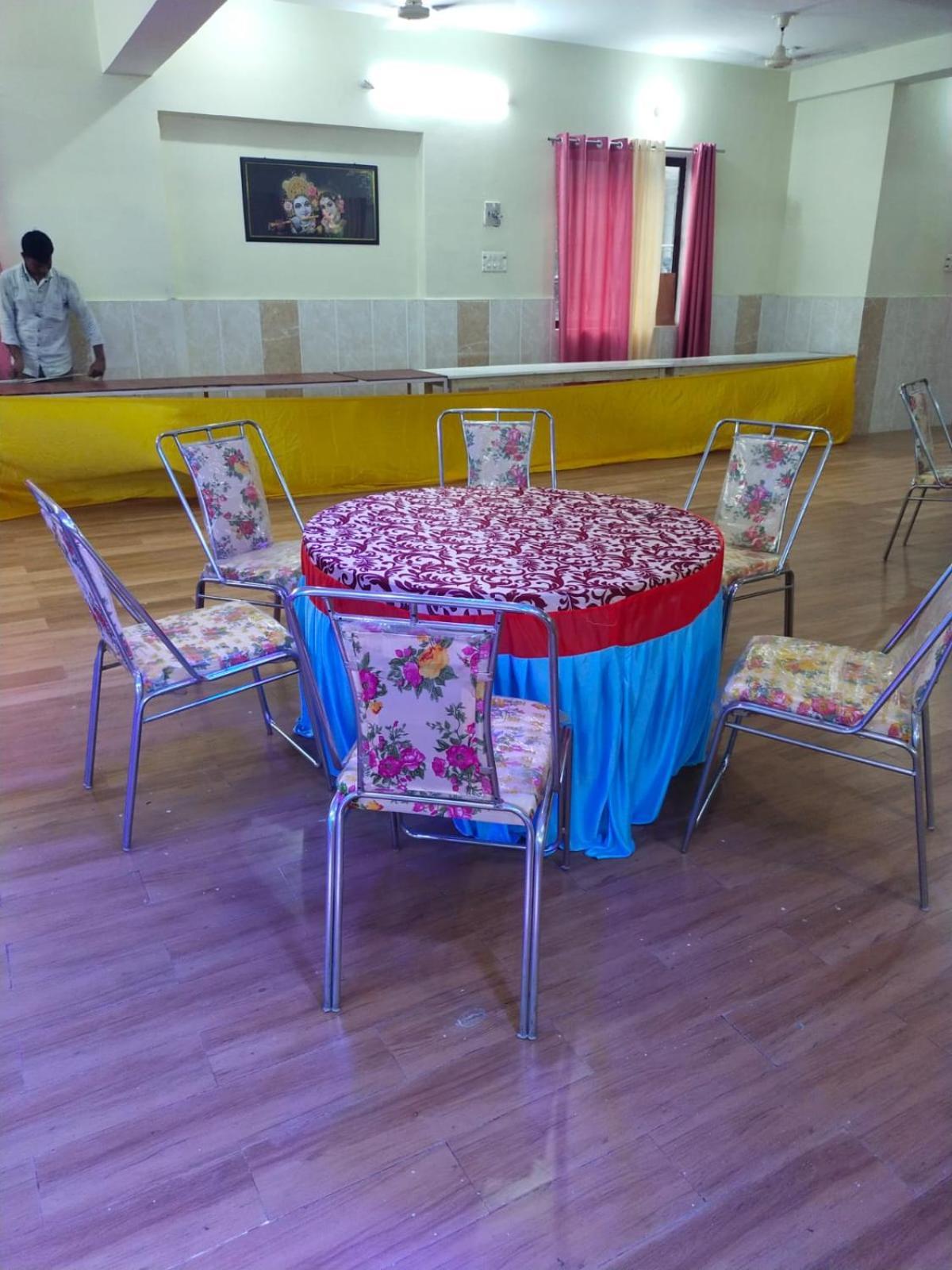 Jhusi Shree Krishna Garden酒店 外观 照片