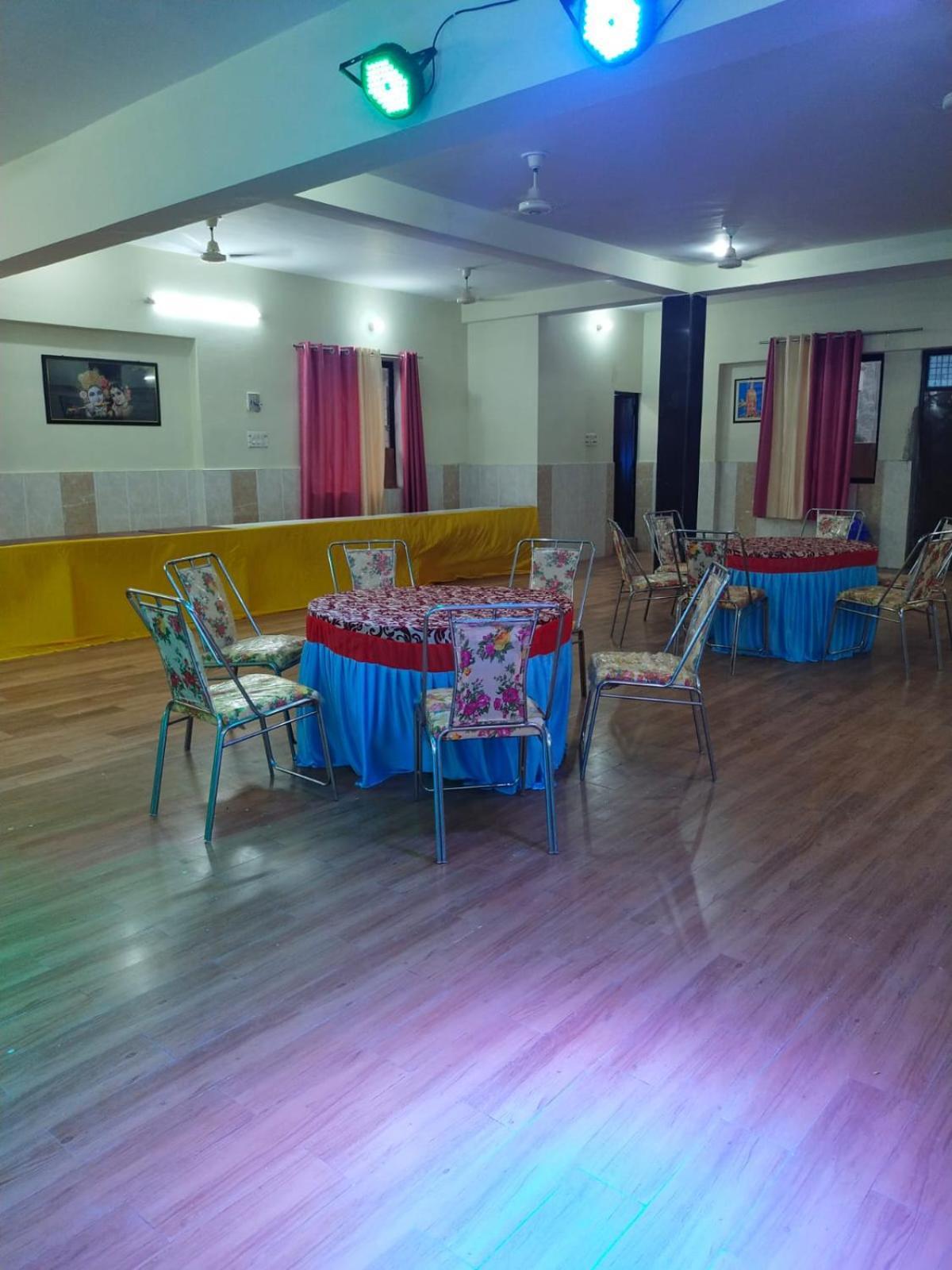 Jhusi Shree Krishna Garden酒店 外观 照片